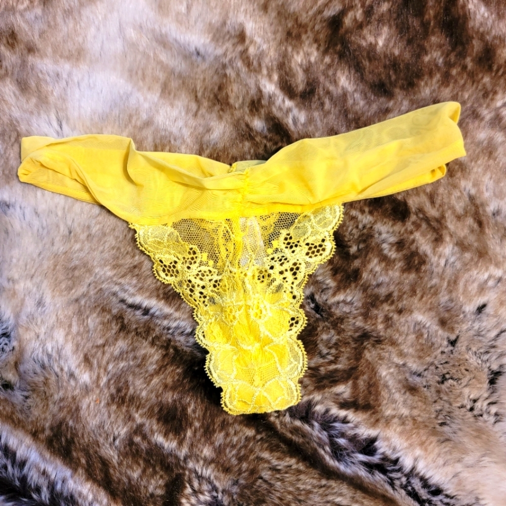 Victoria’s Secret Canary Yellow Lacie lingerie thong Small